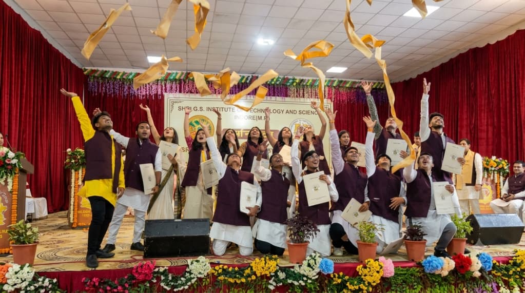 Madhya Pradesh Launches Hindi-Medium BTech in Civil Engineering With Rs 2 Lakh Incentive